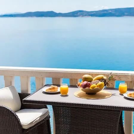 Апартаменти Vista Al Mar